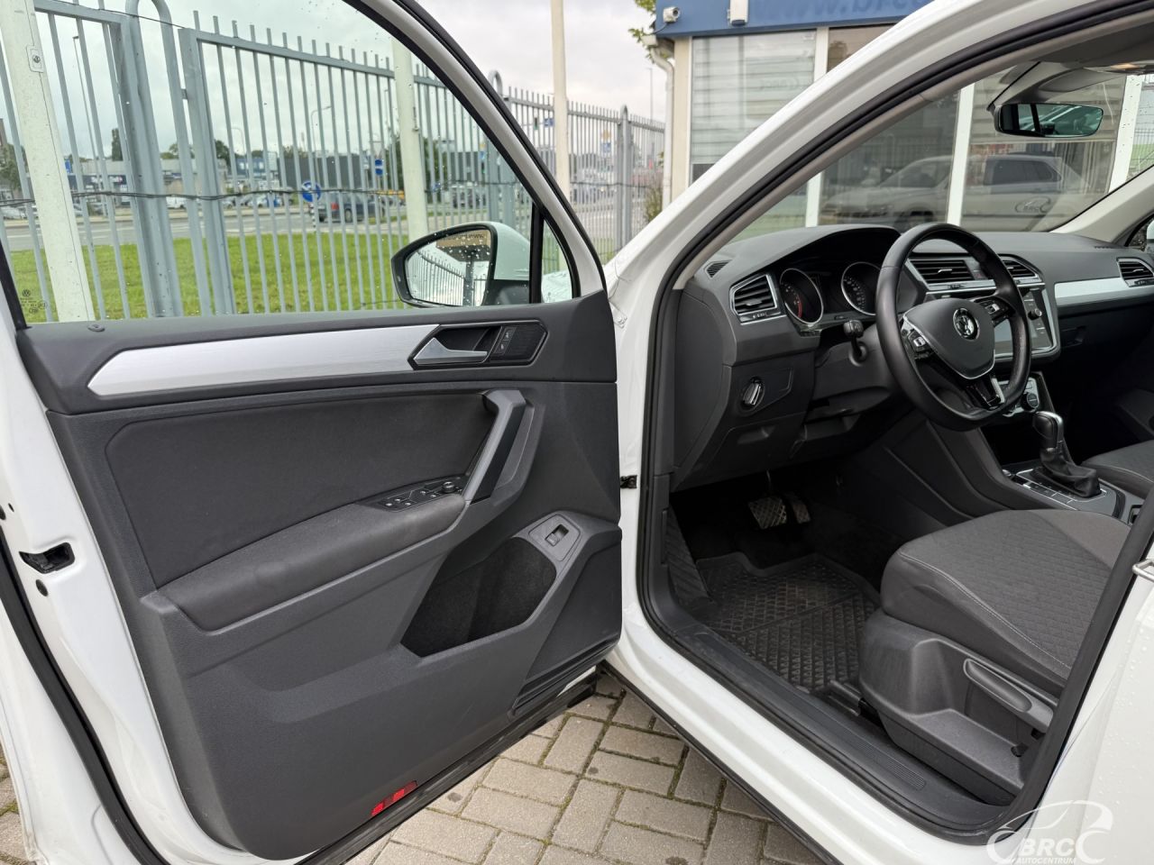 Volkswagen Tiguan | 14