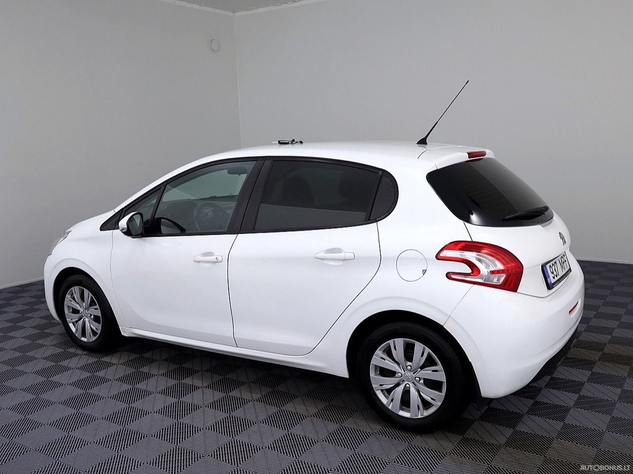 Peugeot 208 | 3