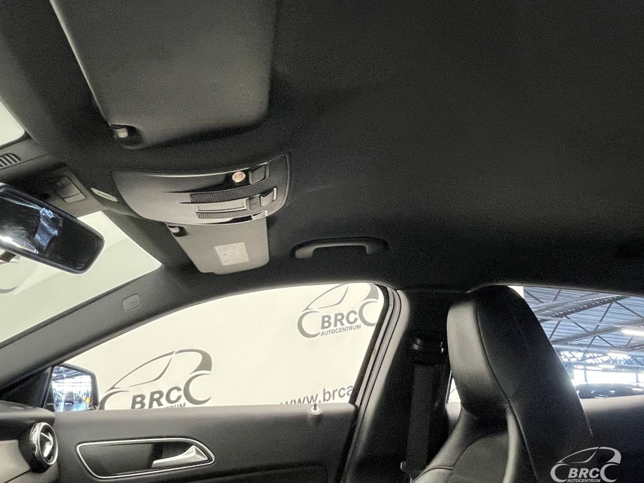 Mercedes-Benz GLA250 | 25