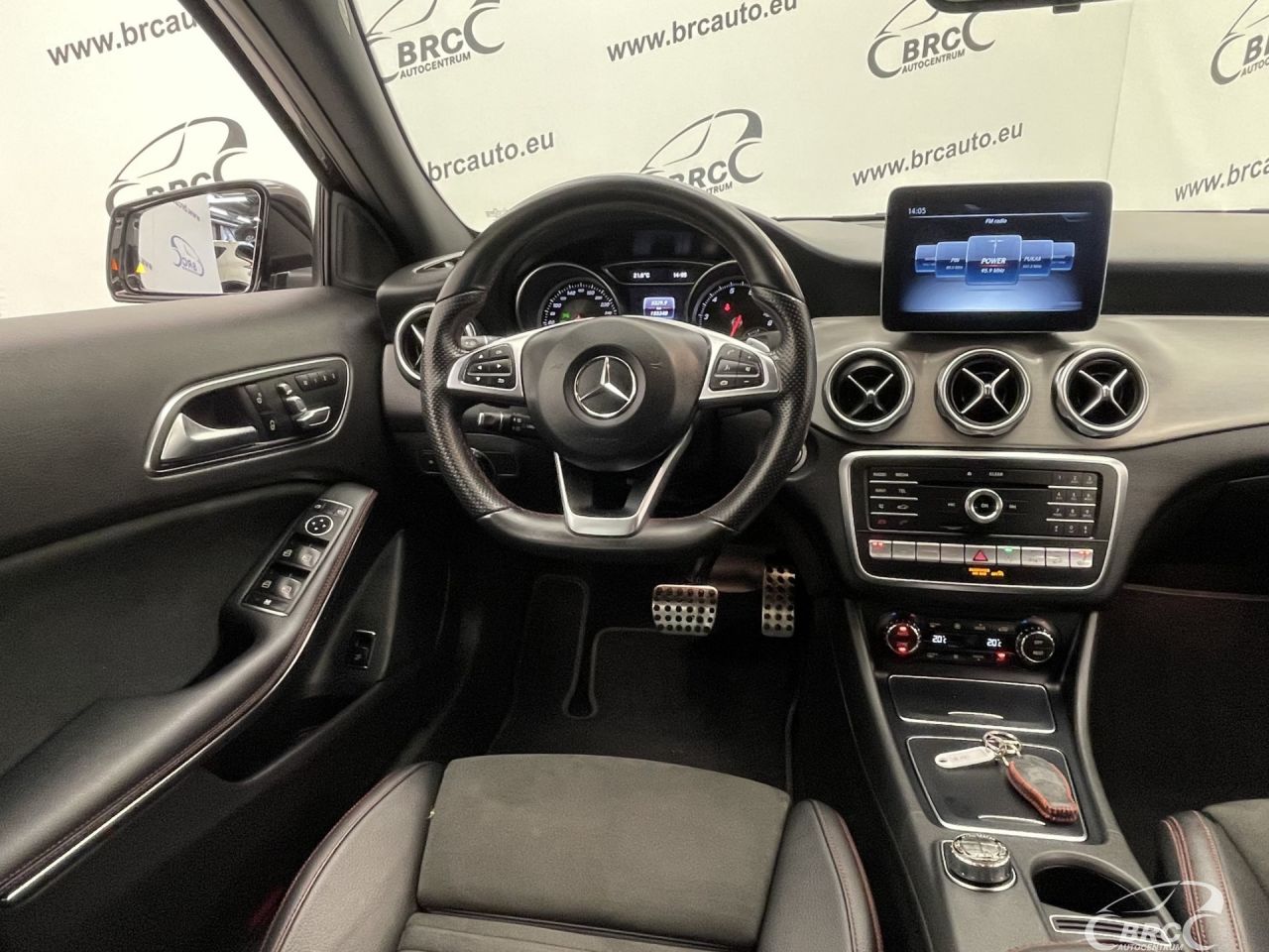 Mercedes-Benz GLA250 | 13