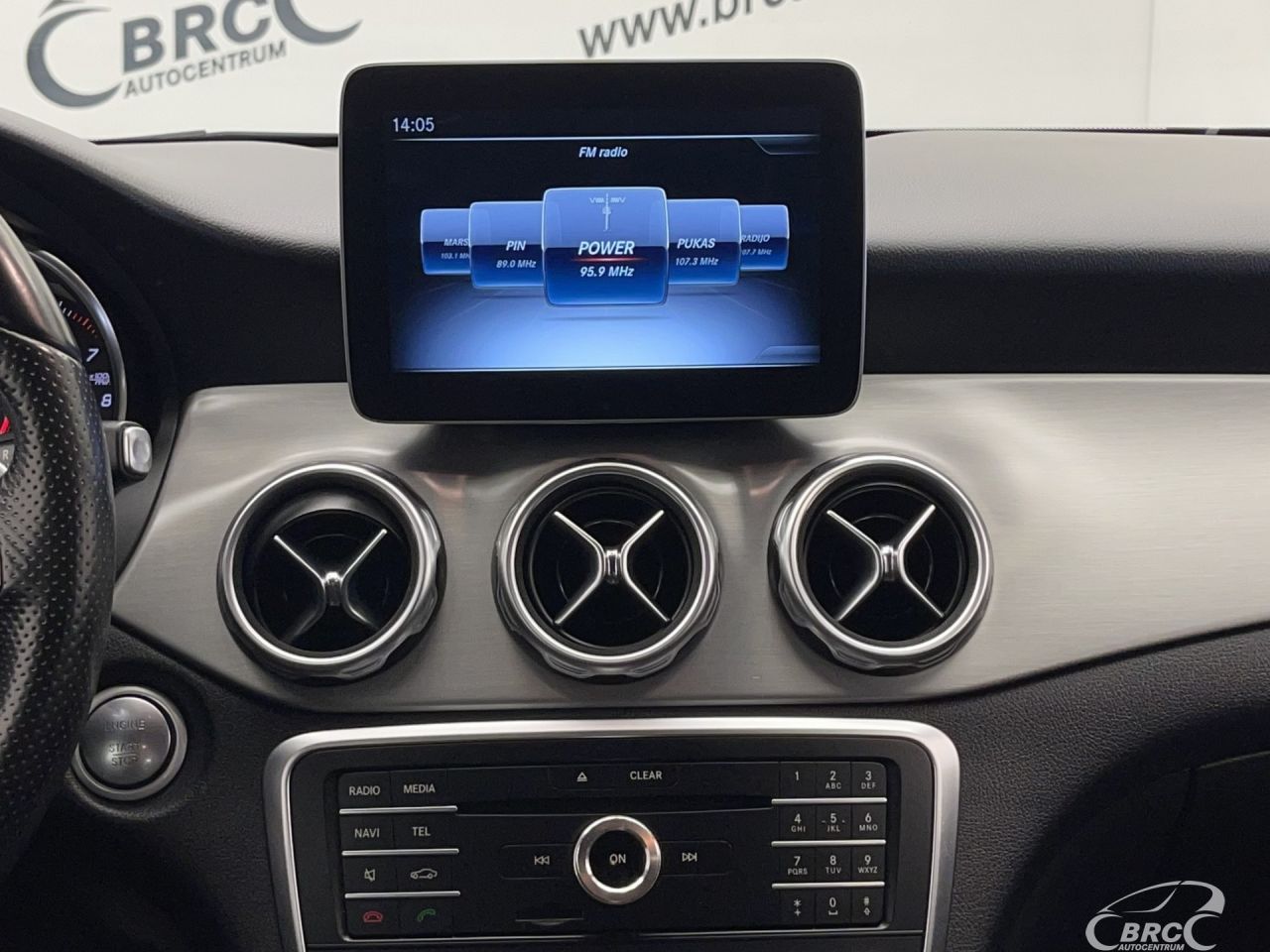 Mercedes-Benz GLA250 | 15