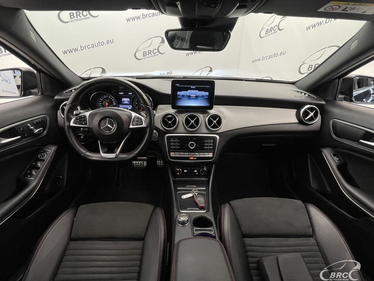 Mercedes-Benz GLA250 | 2