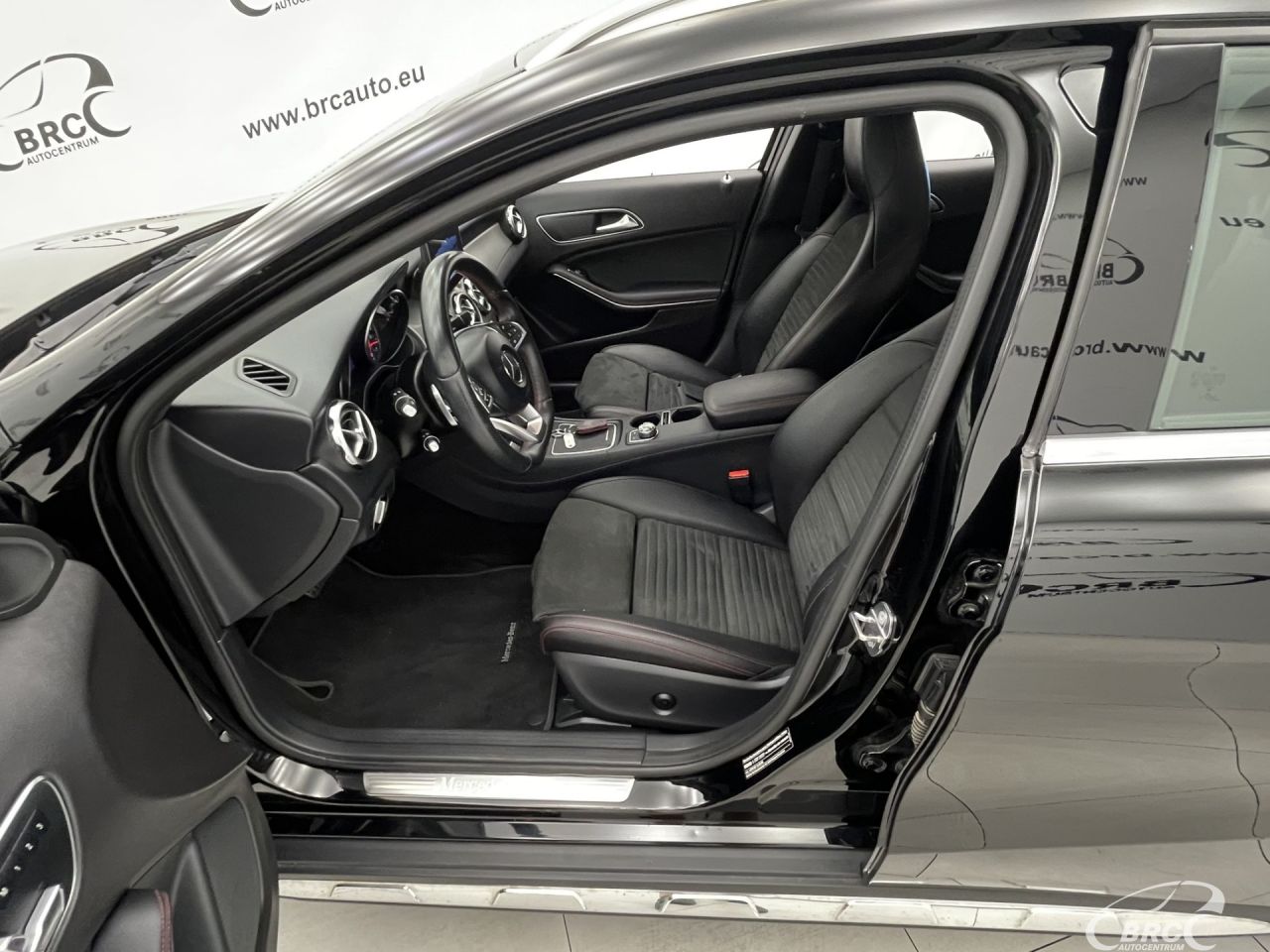 Mercedes-Benz GLA250 | 21