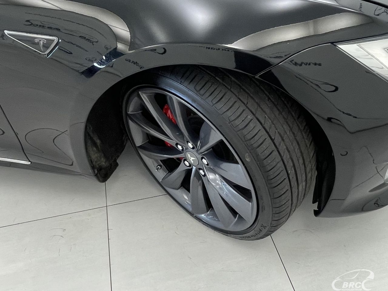 Tesla Model S | 33