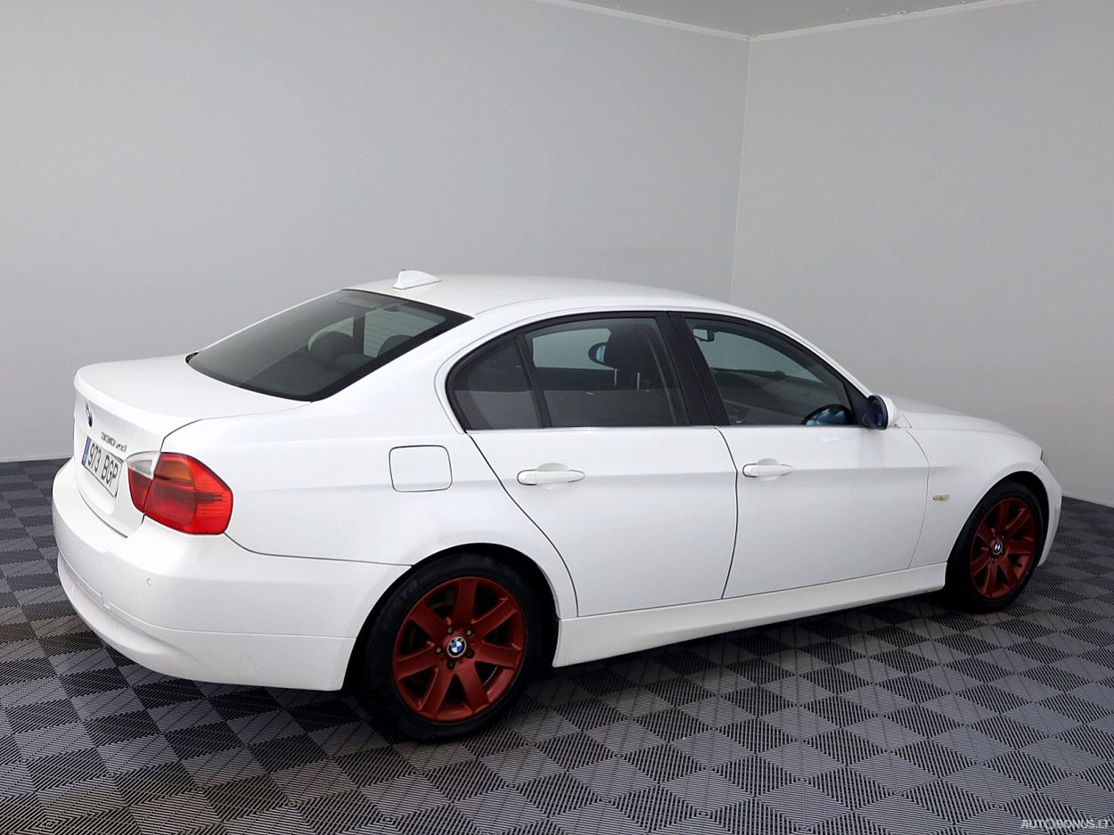 BMW 330 | 2