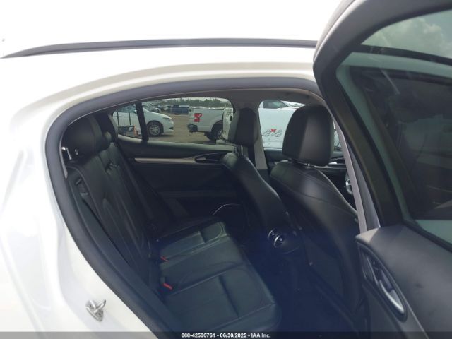Alfa Romeo Stelvio | 7