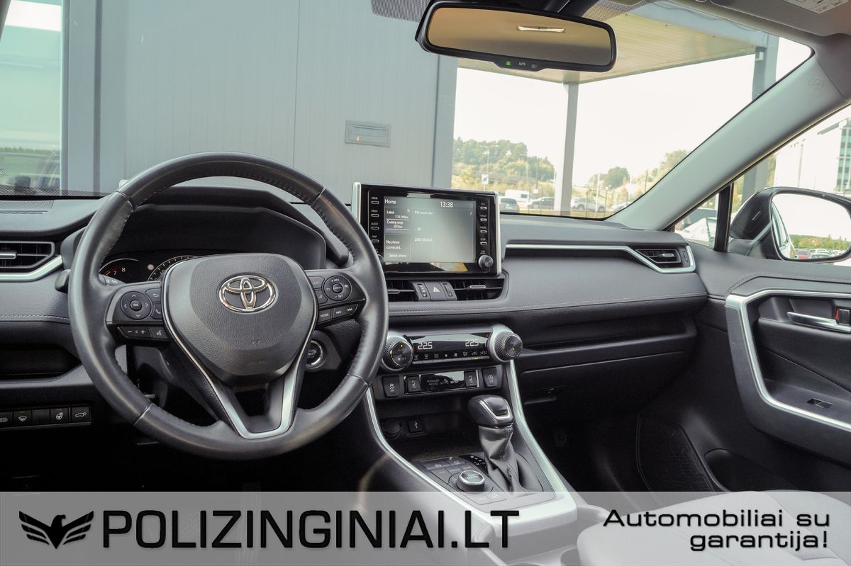 Toyota RAV4 | 9
