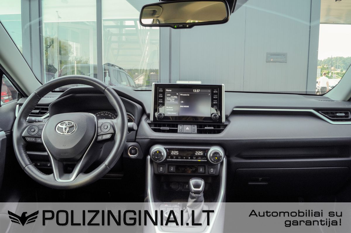 Toyota RAV4 | 8