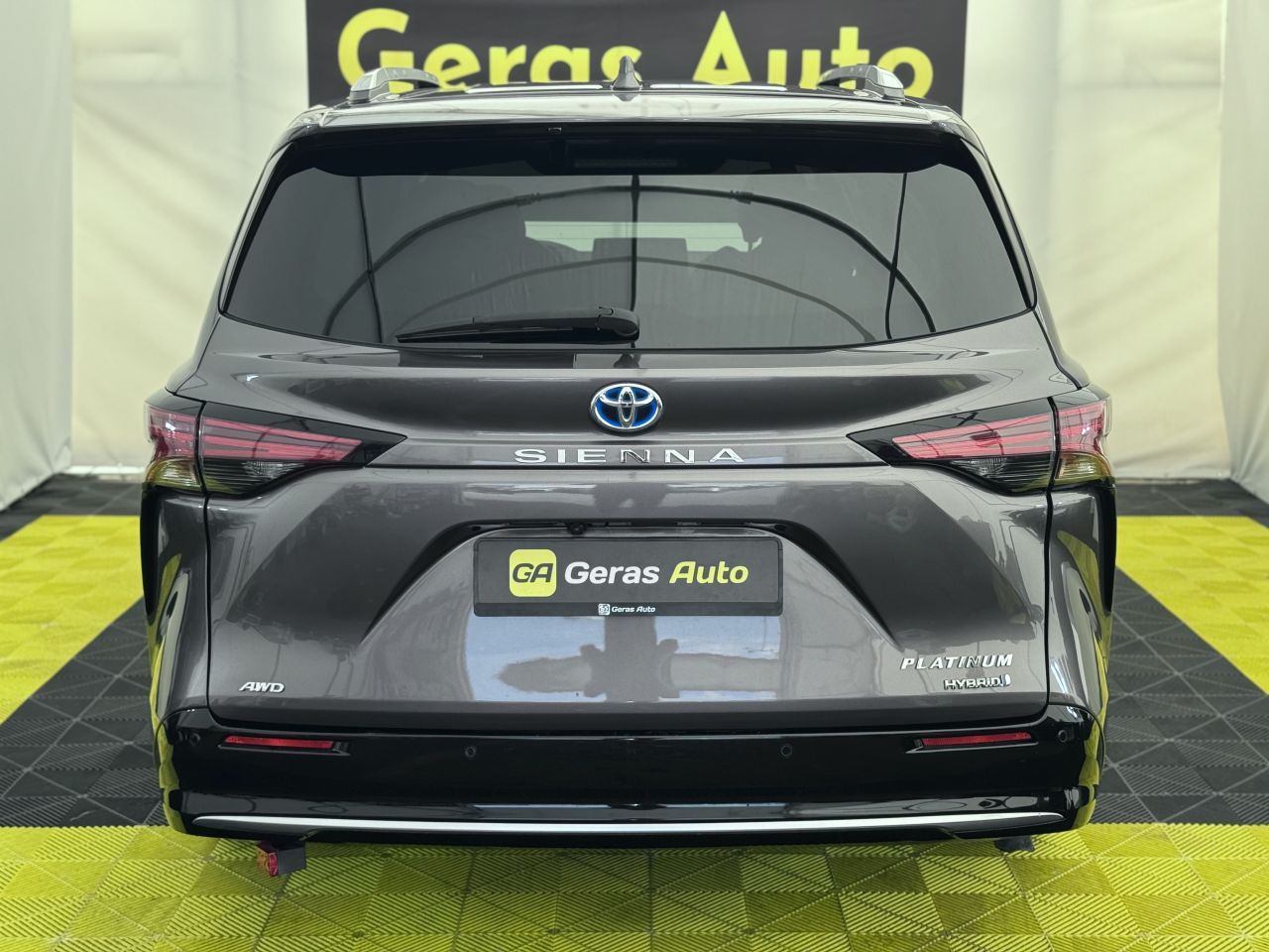 Toyota Sienna | 4