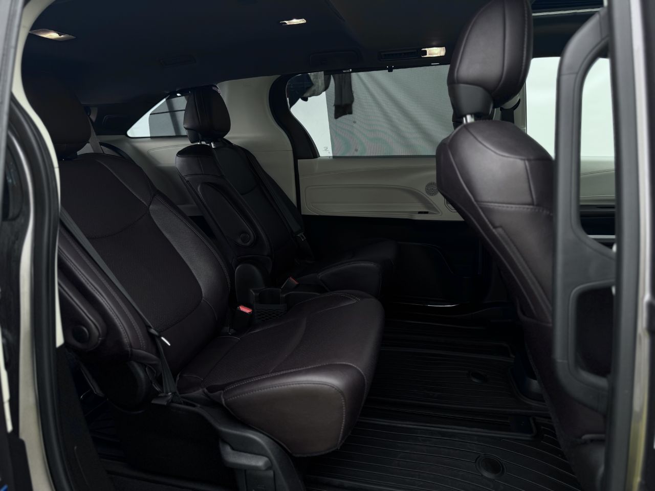 Toyota Sienna | 16