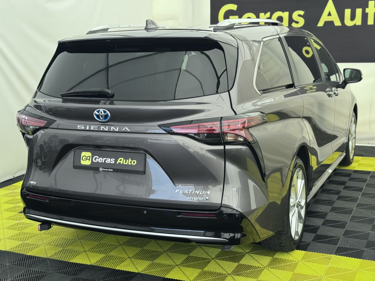 Toyota Sienna | 3