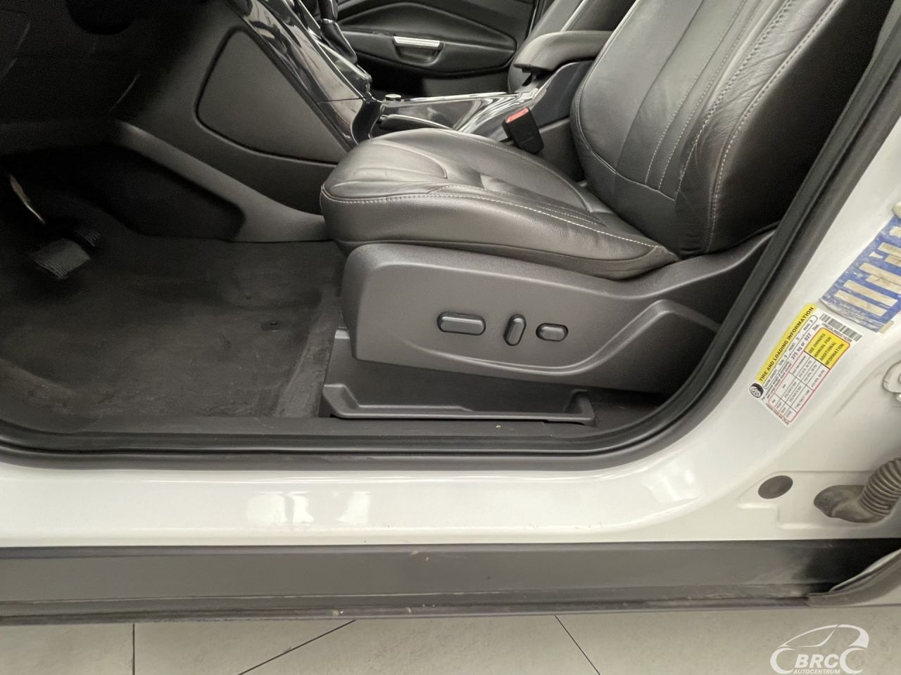 Ford Escape | 23