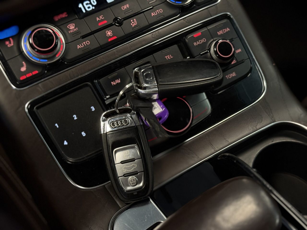 Audi A8 | 34