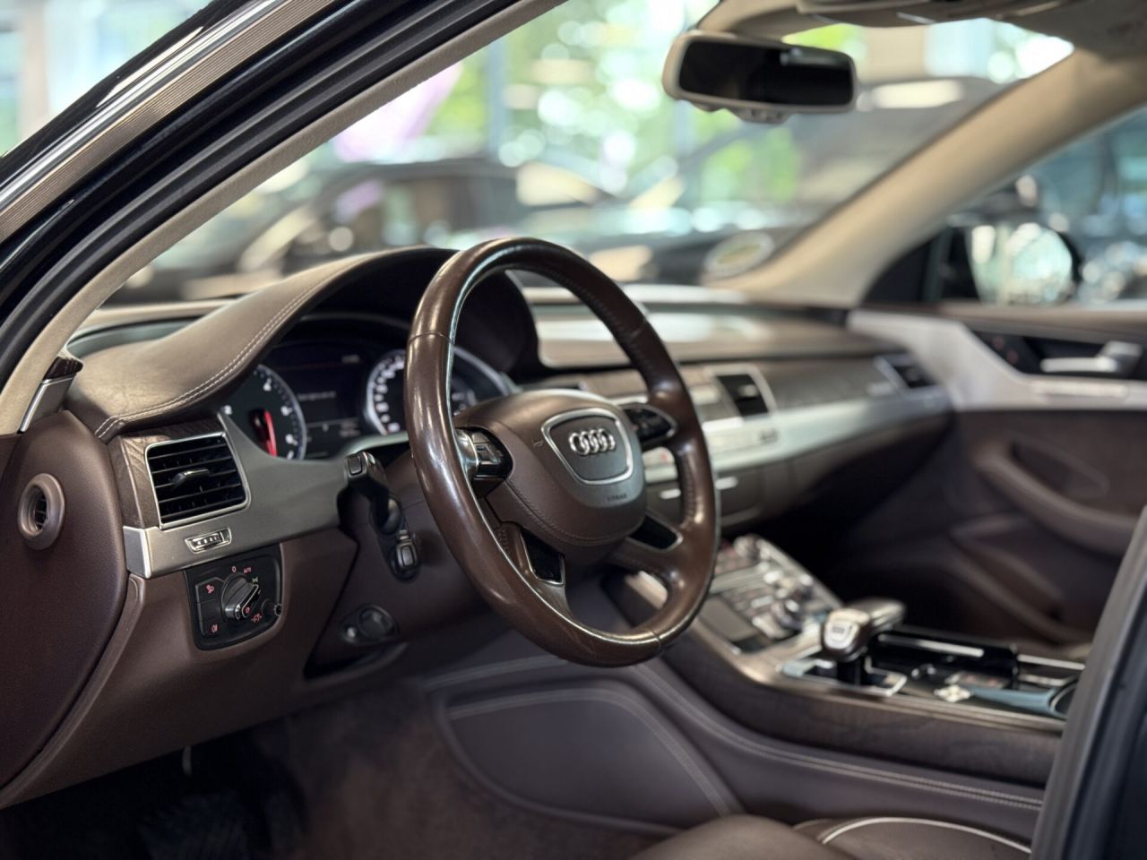 Audi A8 | 36