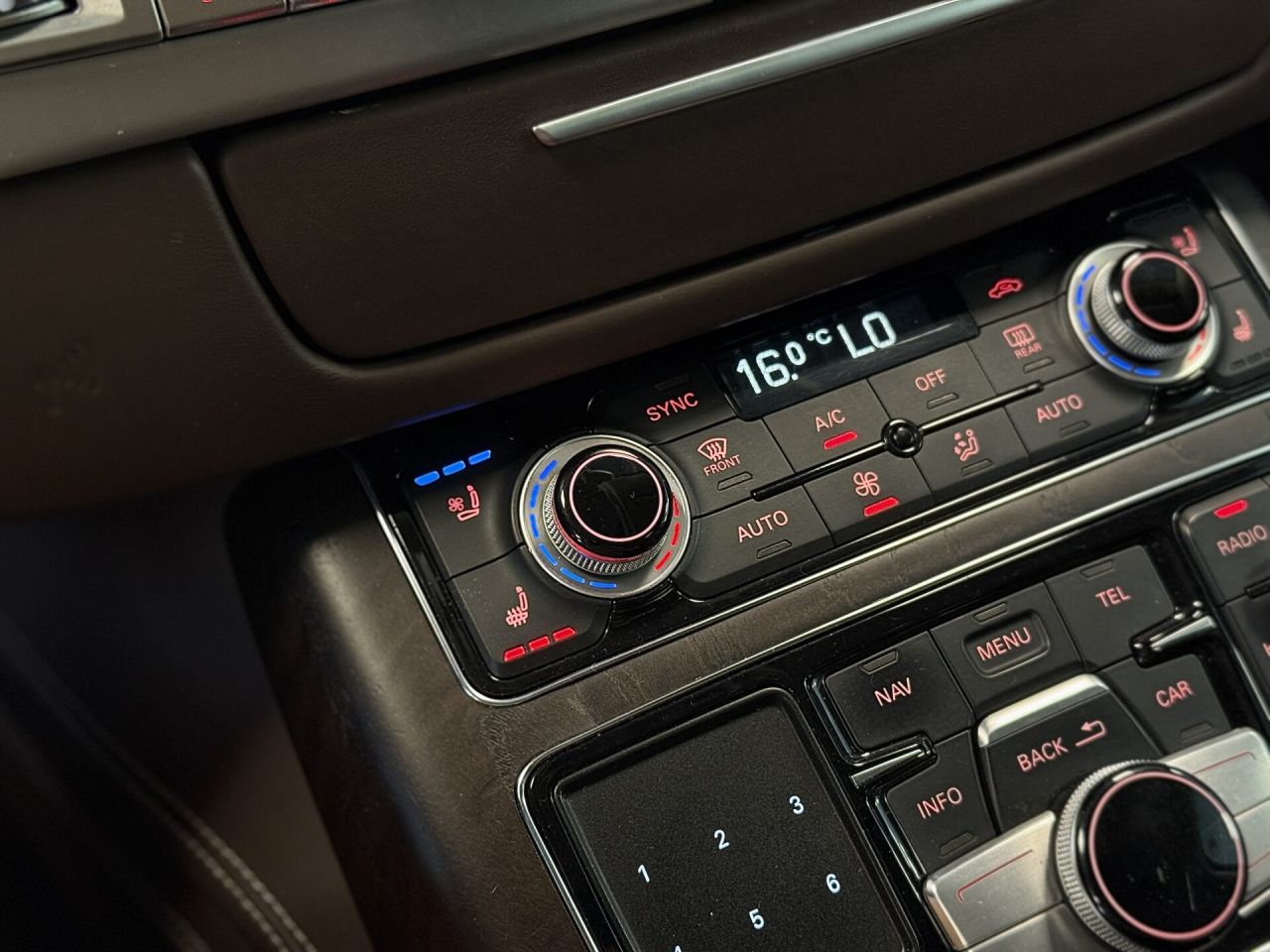 Audi A8 | 32