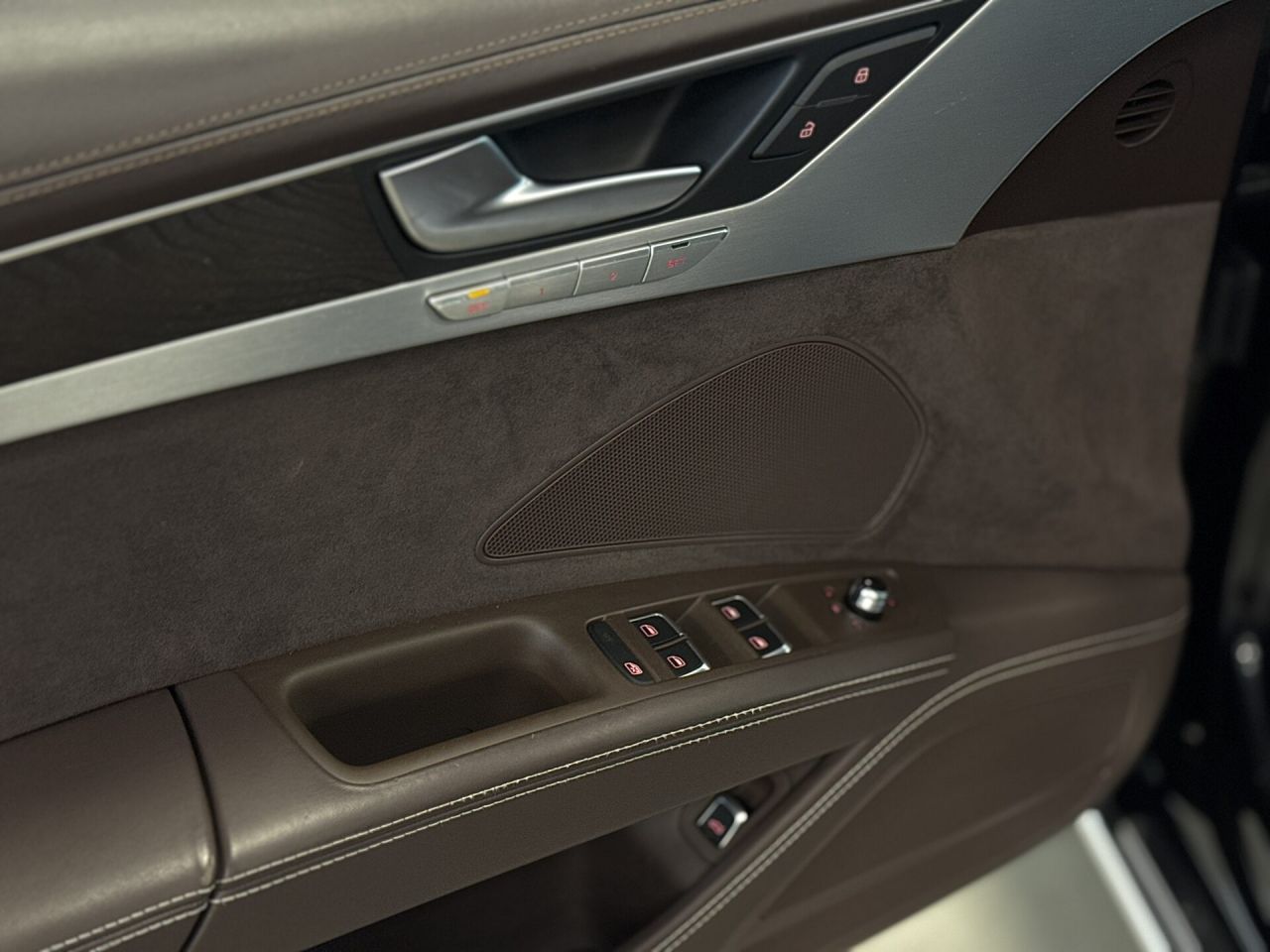 Audi A8 | 37
