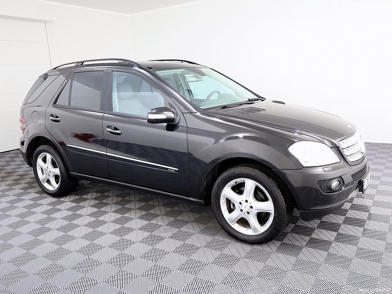 Mercedes-Benz ML320