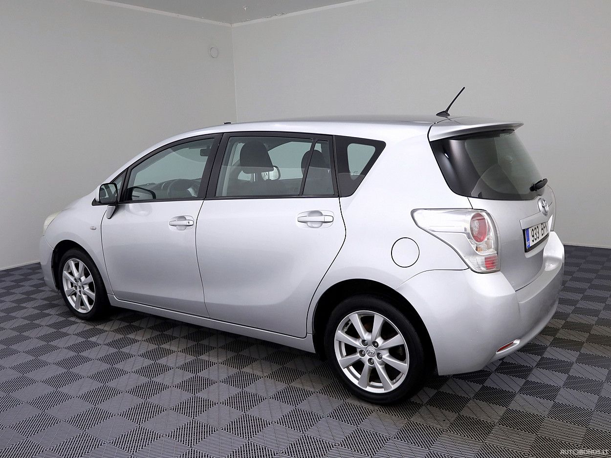 Toyota Verso | 3