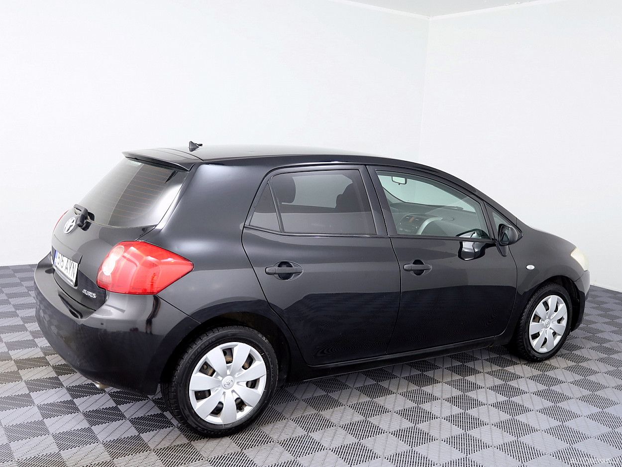 Toyota Auris | 10