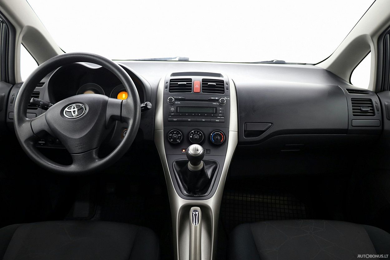 Toyota Auris | 12