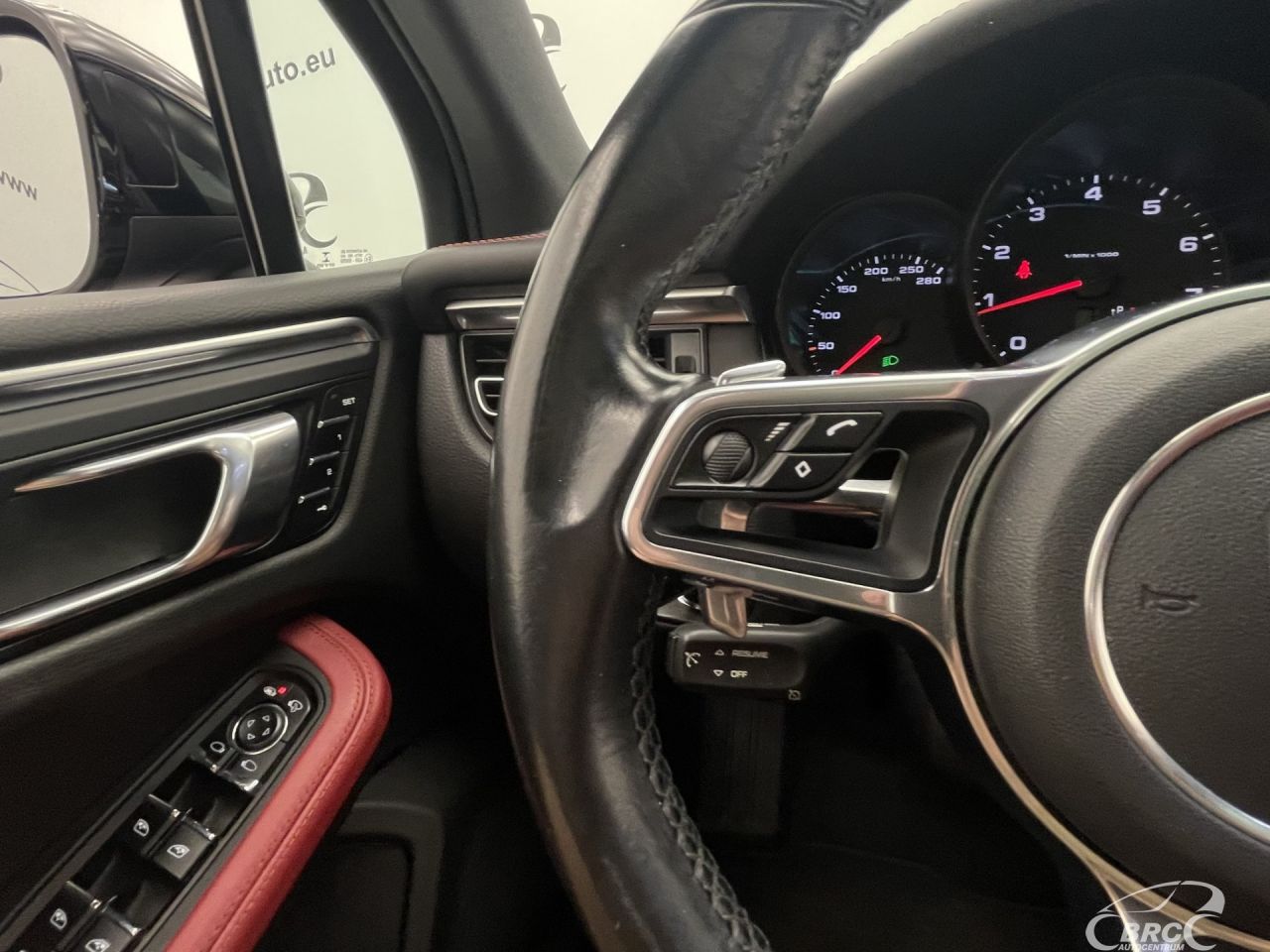 Porsche Macan | 29
