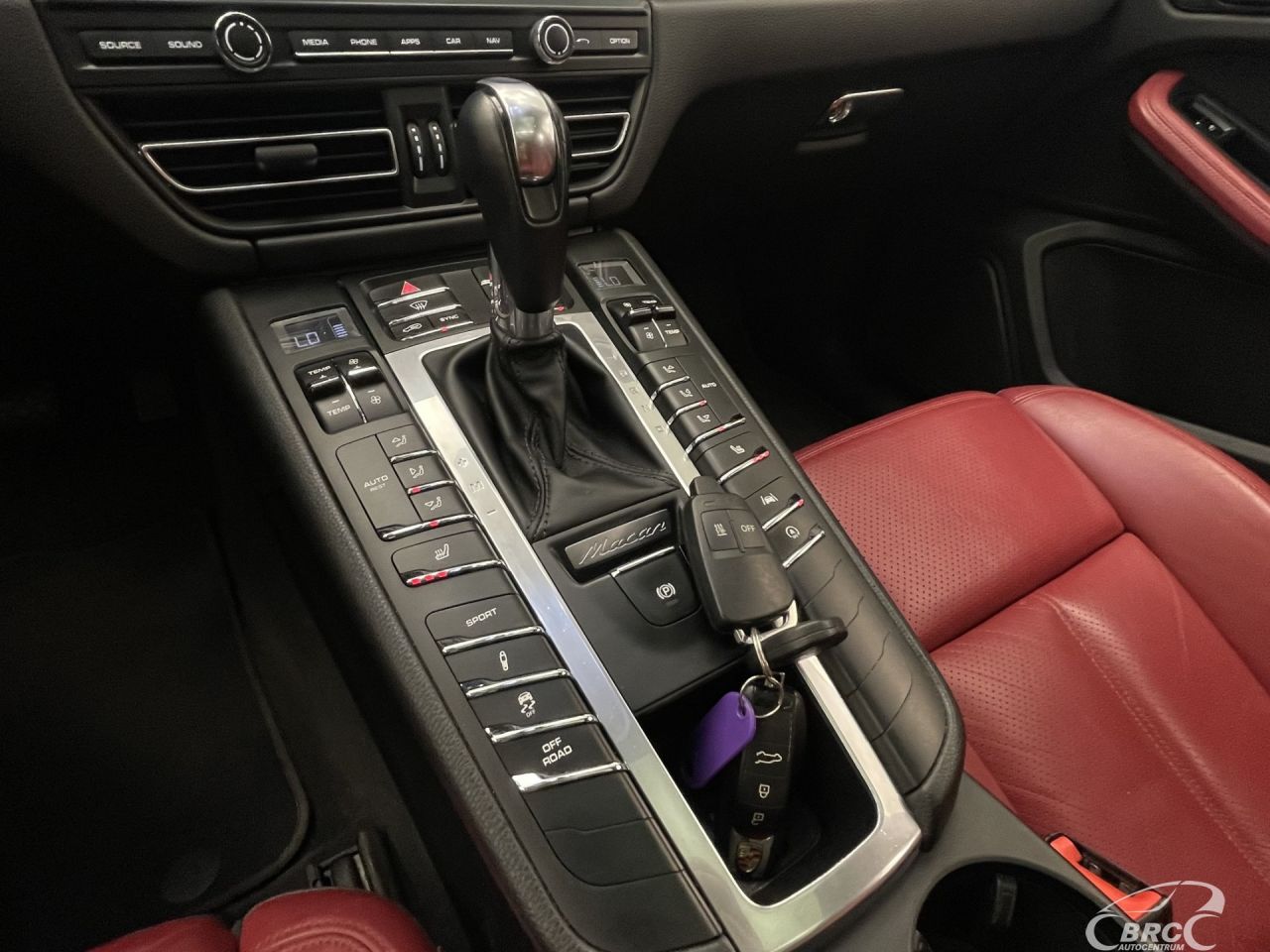 Porsche Macan | 25
