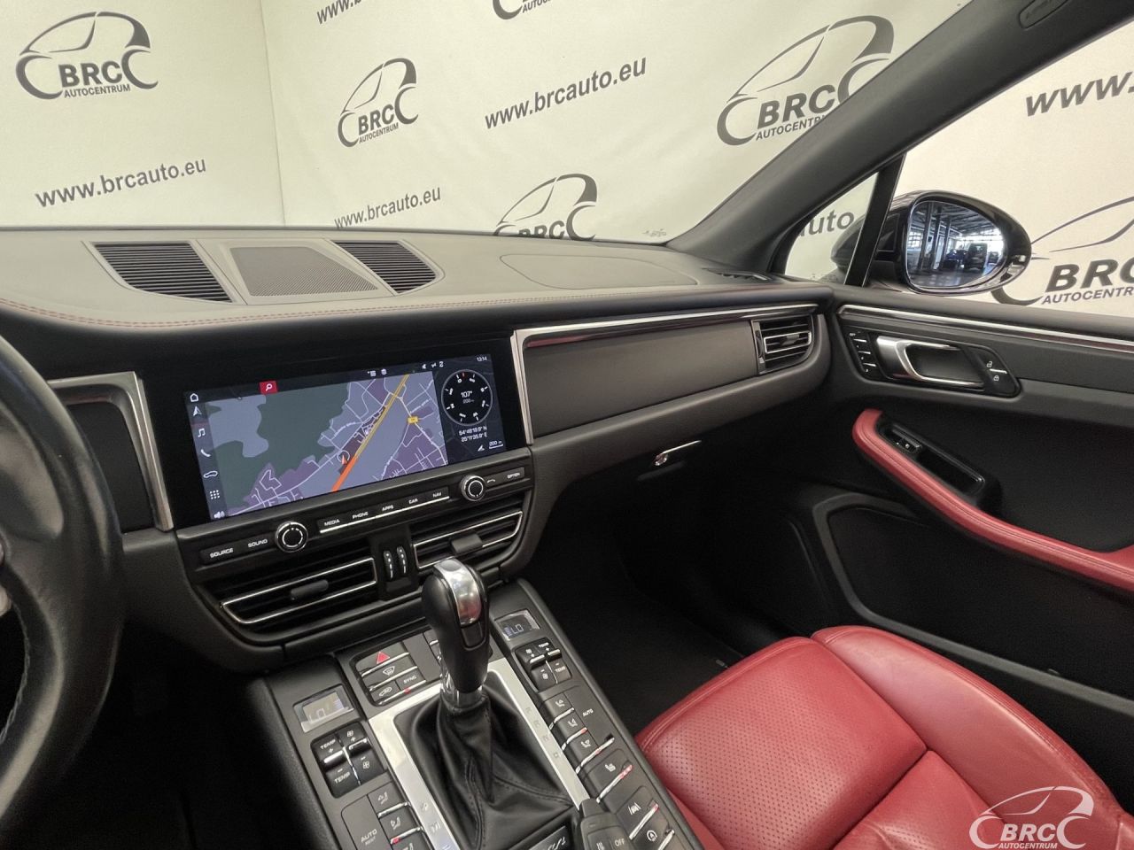 Porsche Macan | 26
