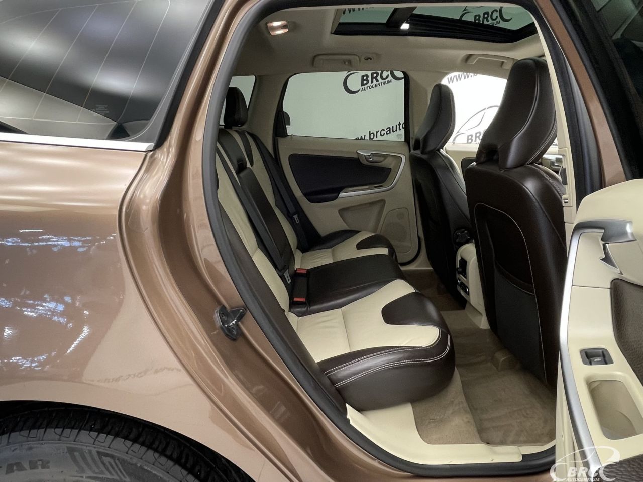 Volvo XC60 | 10