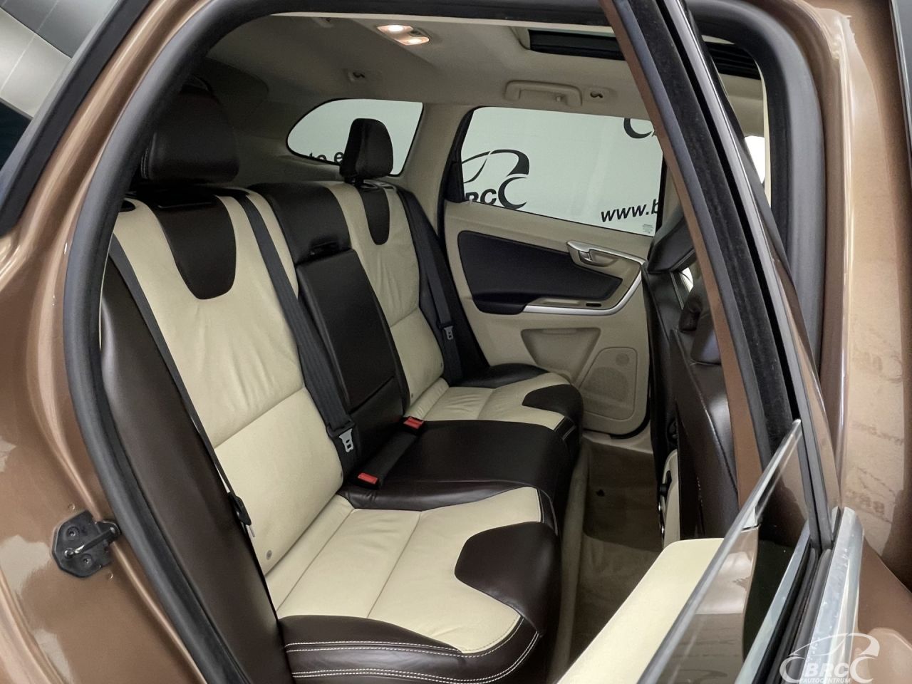 Volvo XC60 | 12