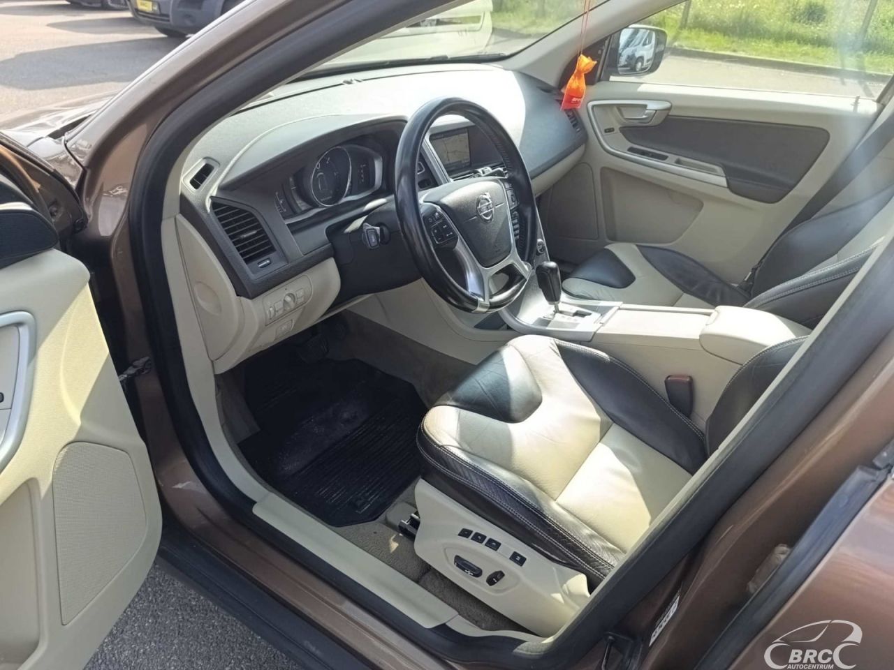 Volvo XC60 | 8
