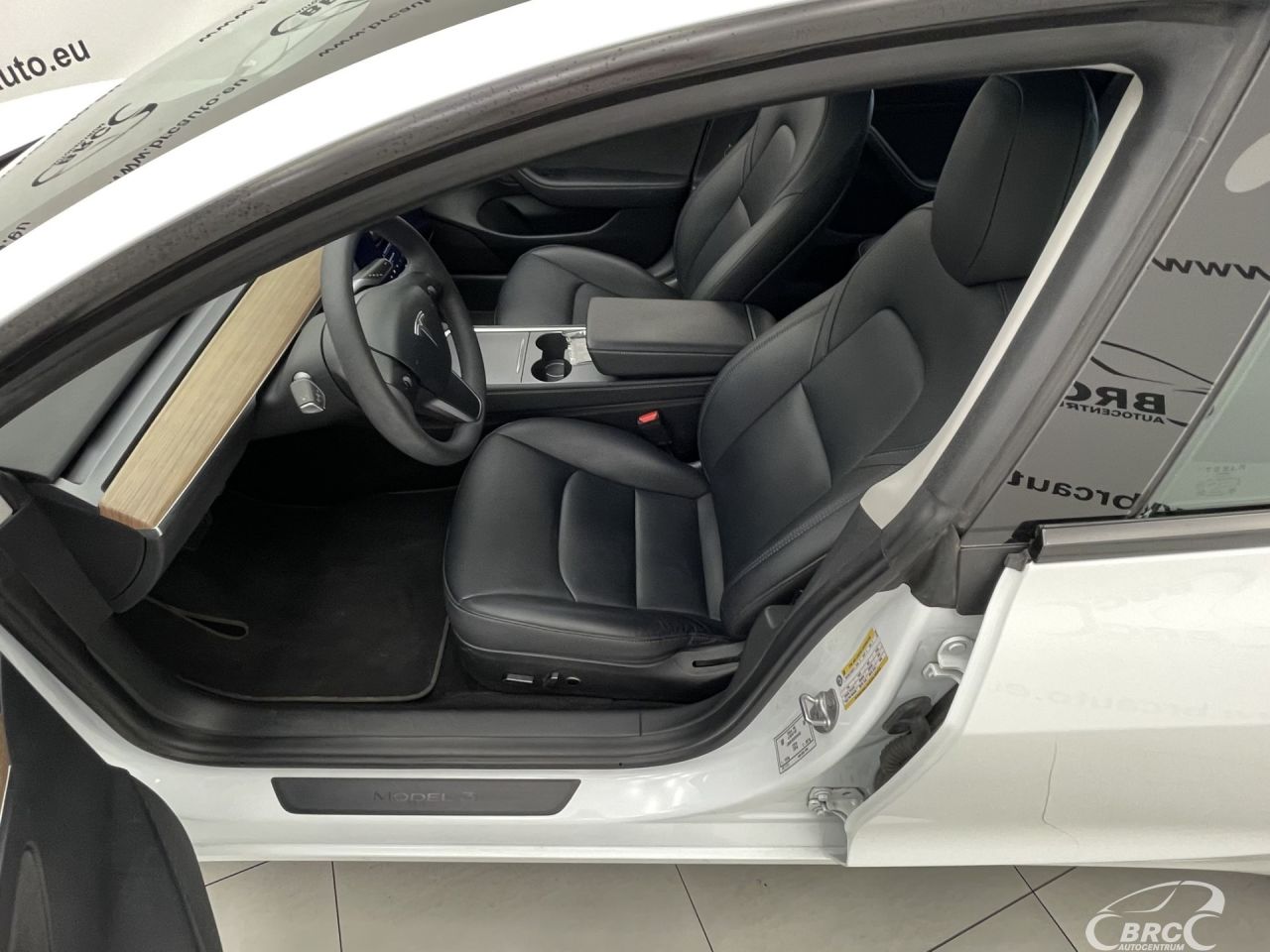 Tesla Model 3 | 17