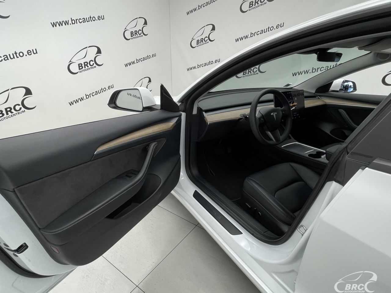 Tesla Model 3 | 14