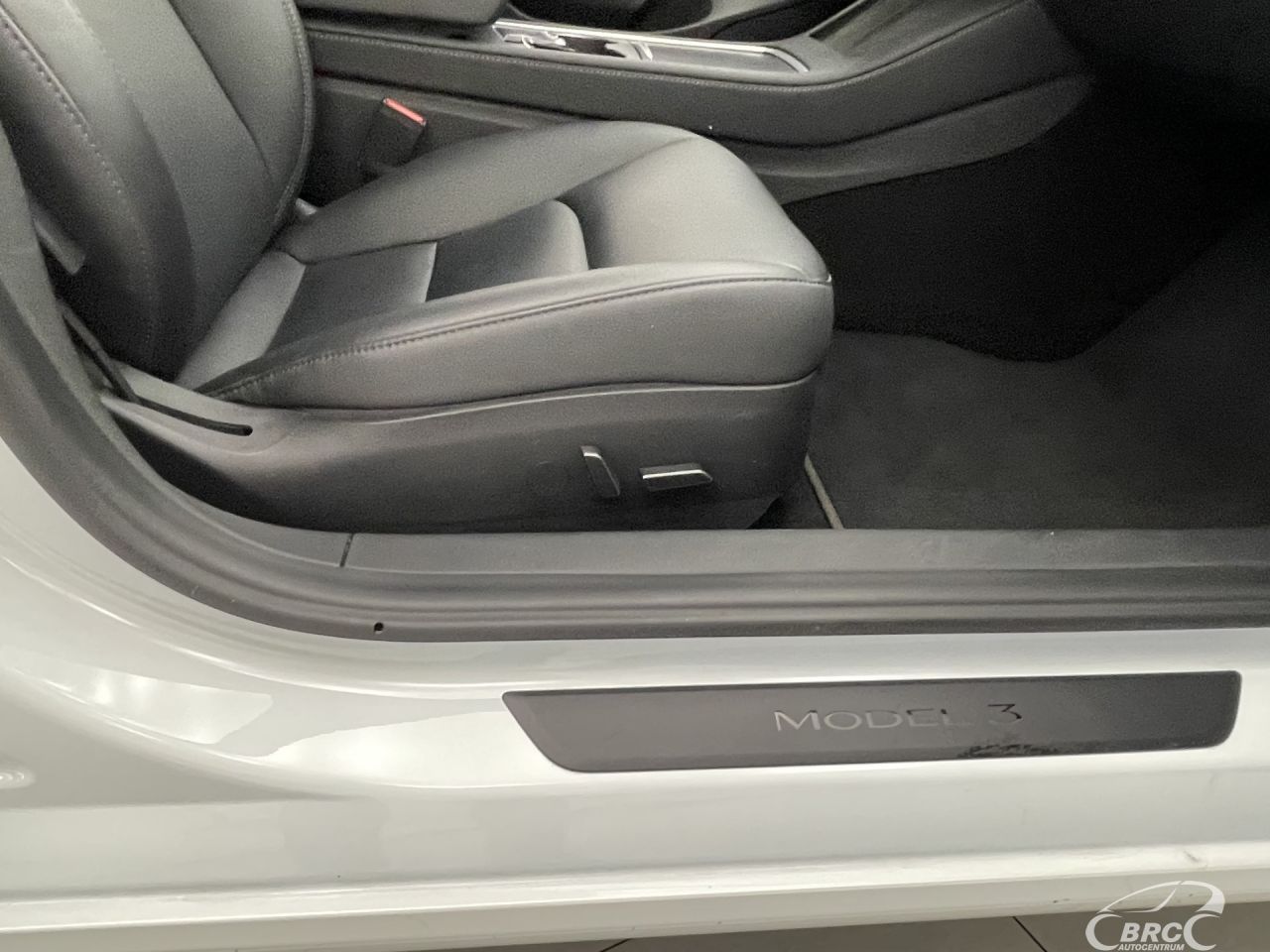 Tesla Model 3 | 4