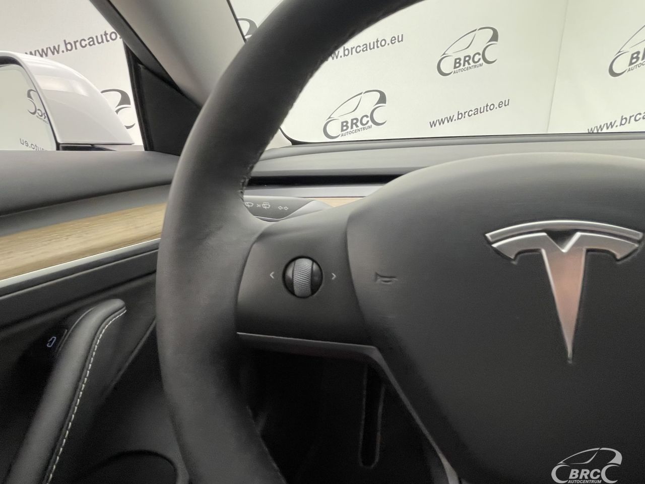 Tesla Model 3 | 24