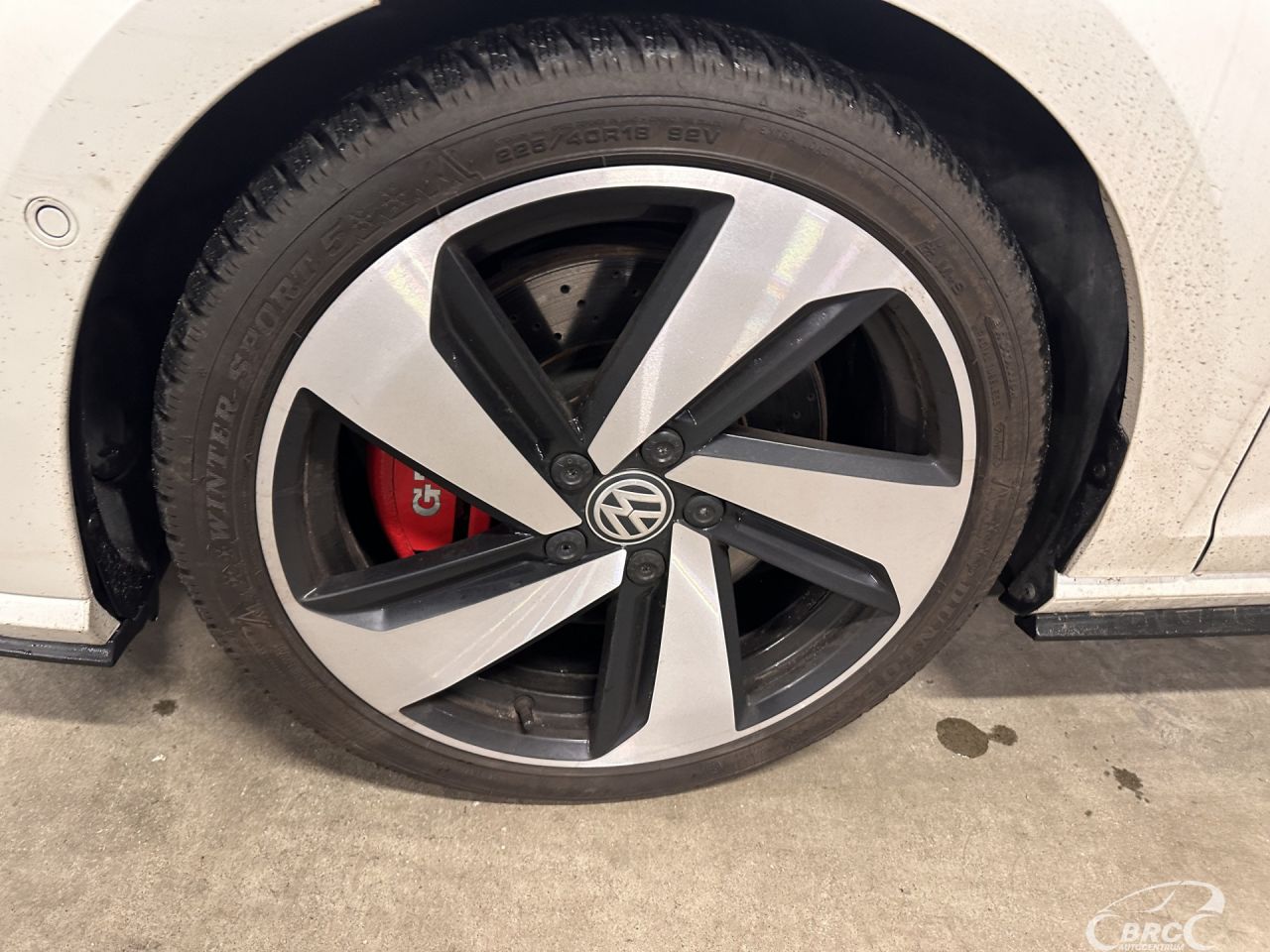Volkswagen Golf | 4
