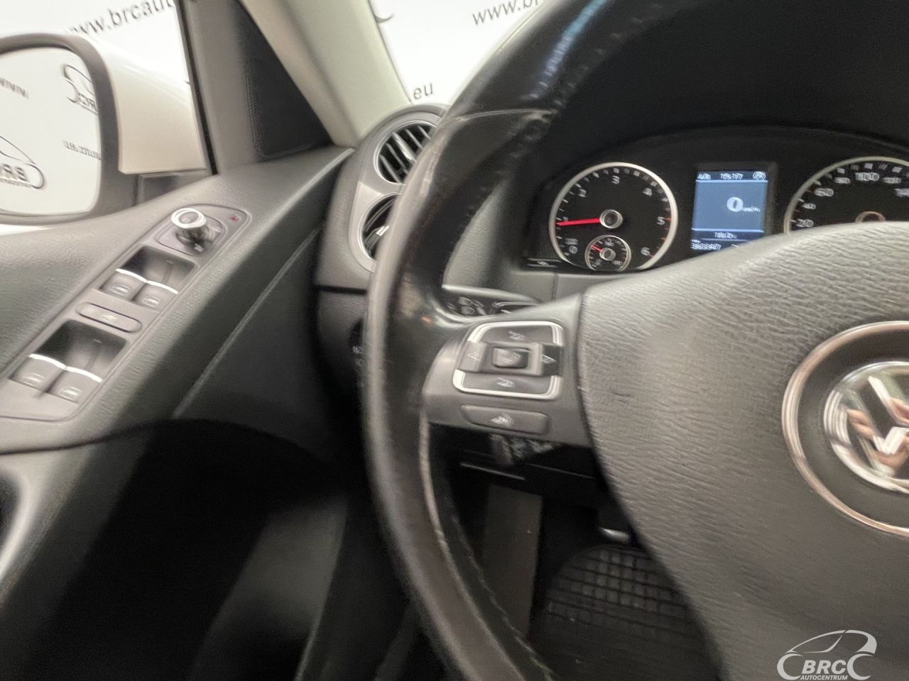 Volkswagen Tiguan | 29