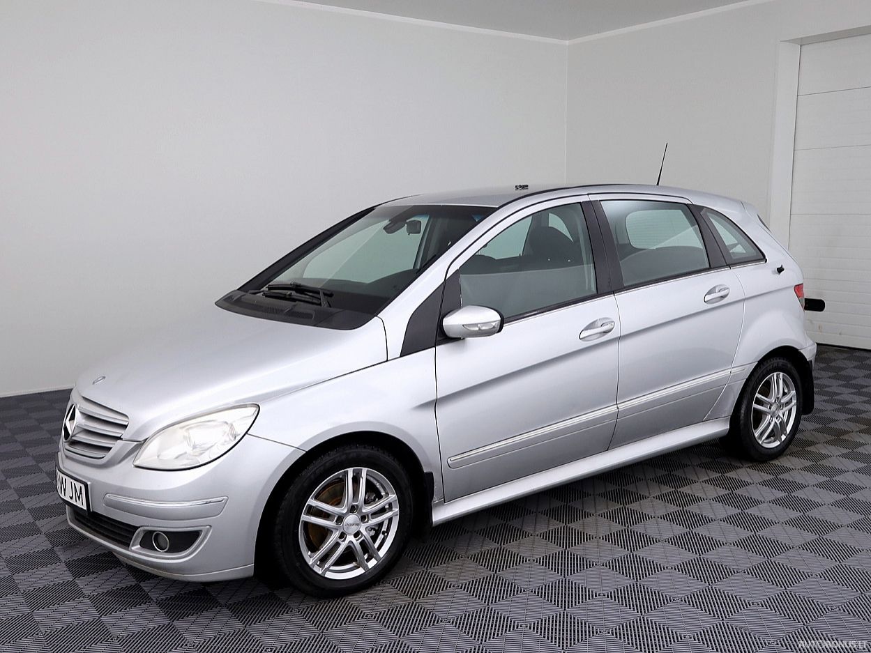 Mercedes-Benz B180 | 1
