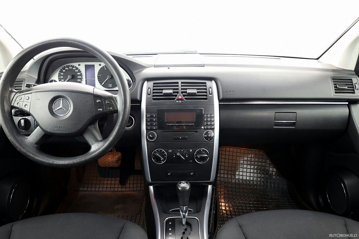 Mercedes-Benz B180 | 4
