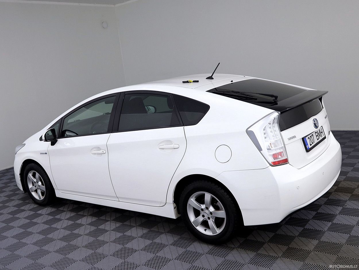 Toyota Prius | 3