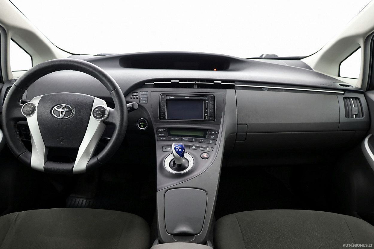 Toyota Prius | 4