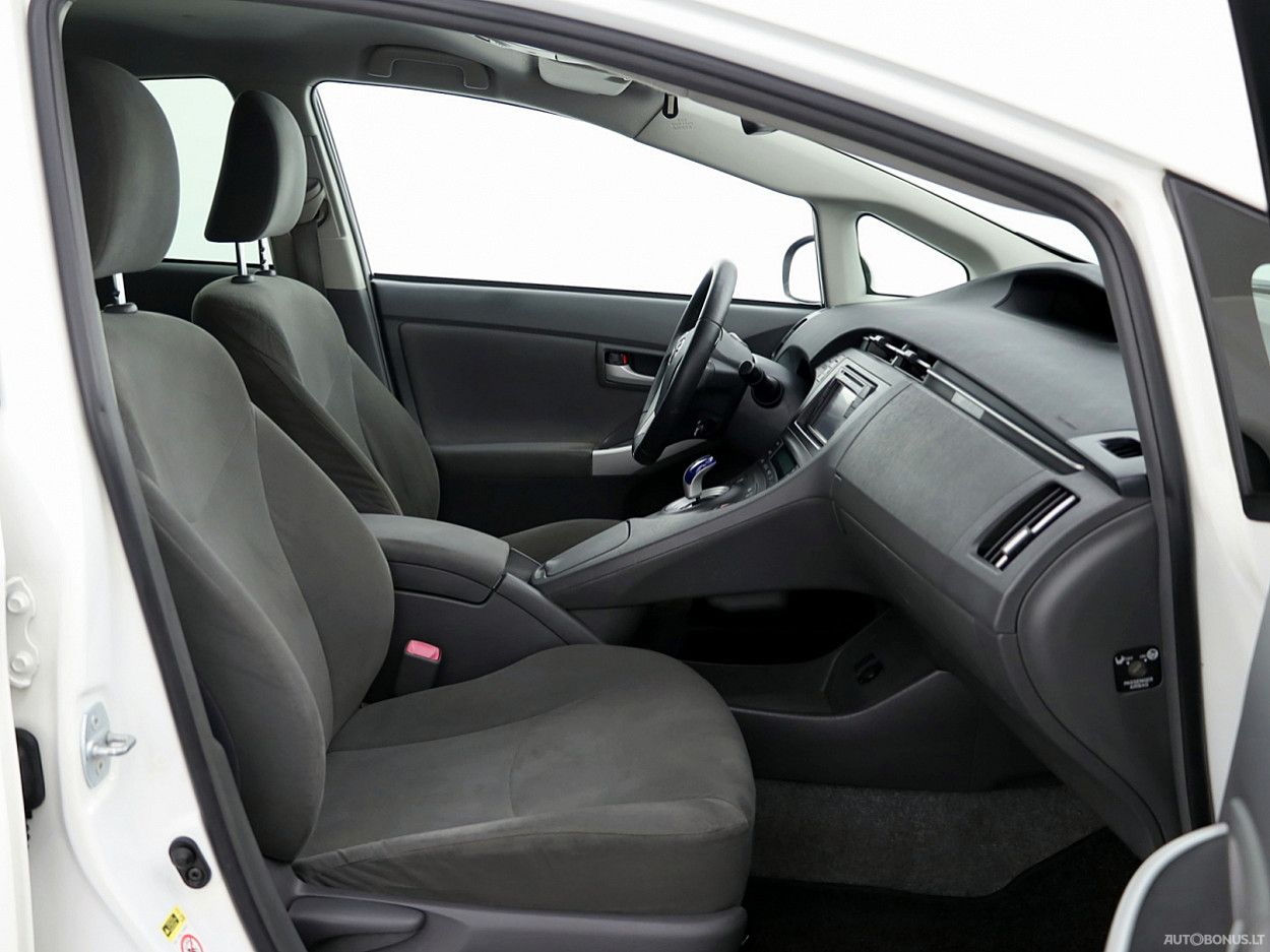 Toyota Prius | 5