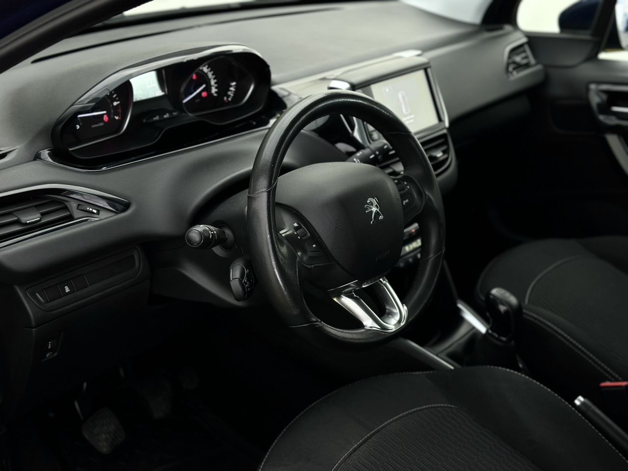 Peugeot 208 | 8