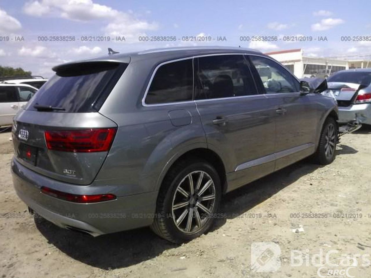 Audi Q7 | 62