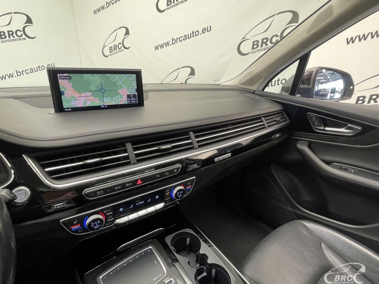 Audi Q7 | 30