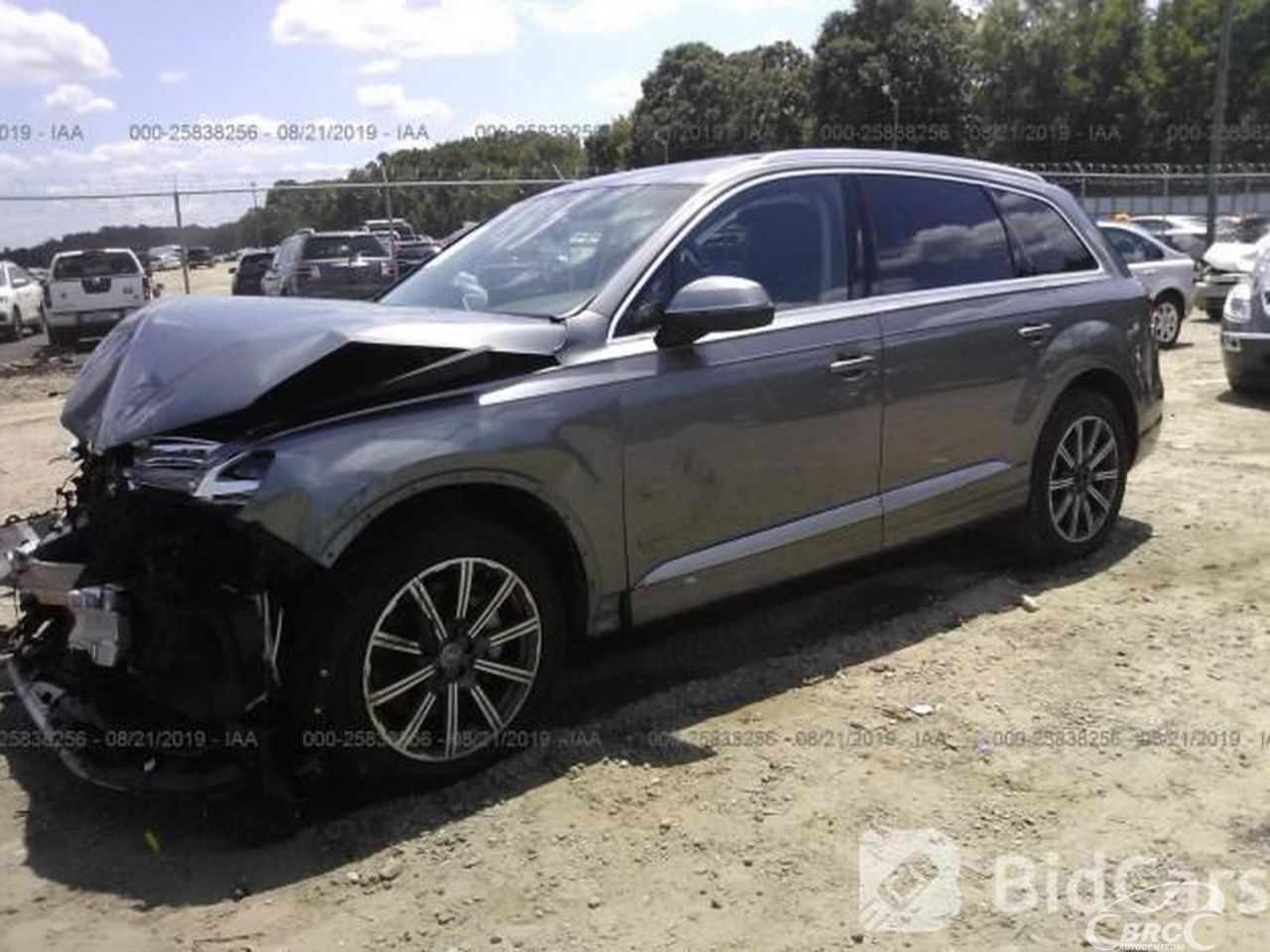 Audi Q7 | 64