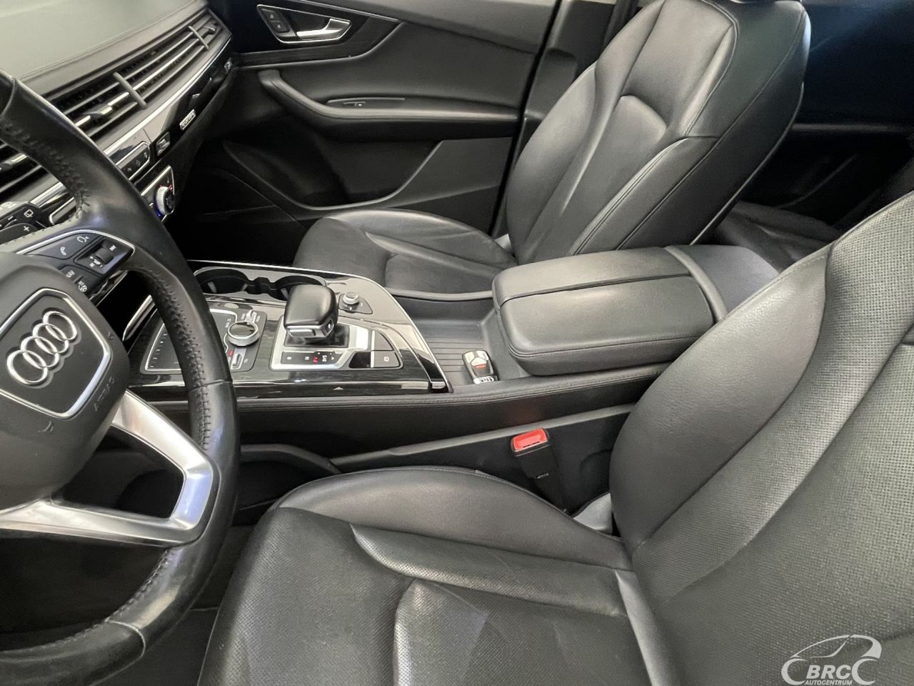 Audi Q7 | 26