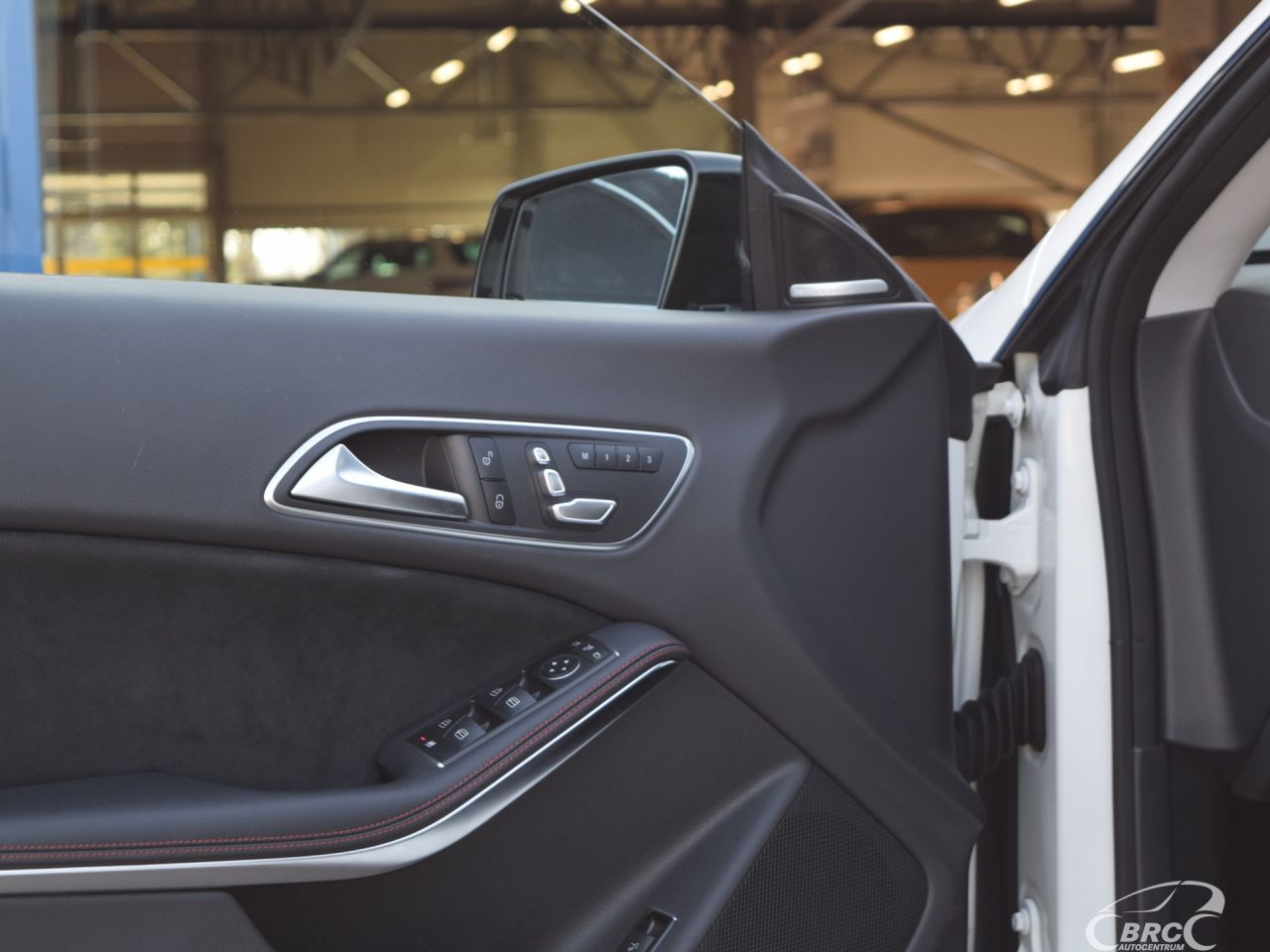 Mercedes-Benz CLA200 | 18