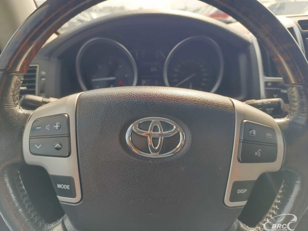 Toyota Land Cruiser | 23