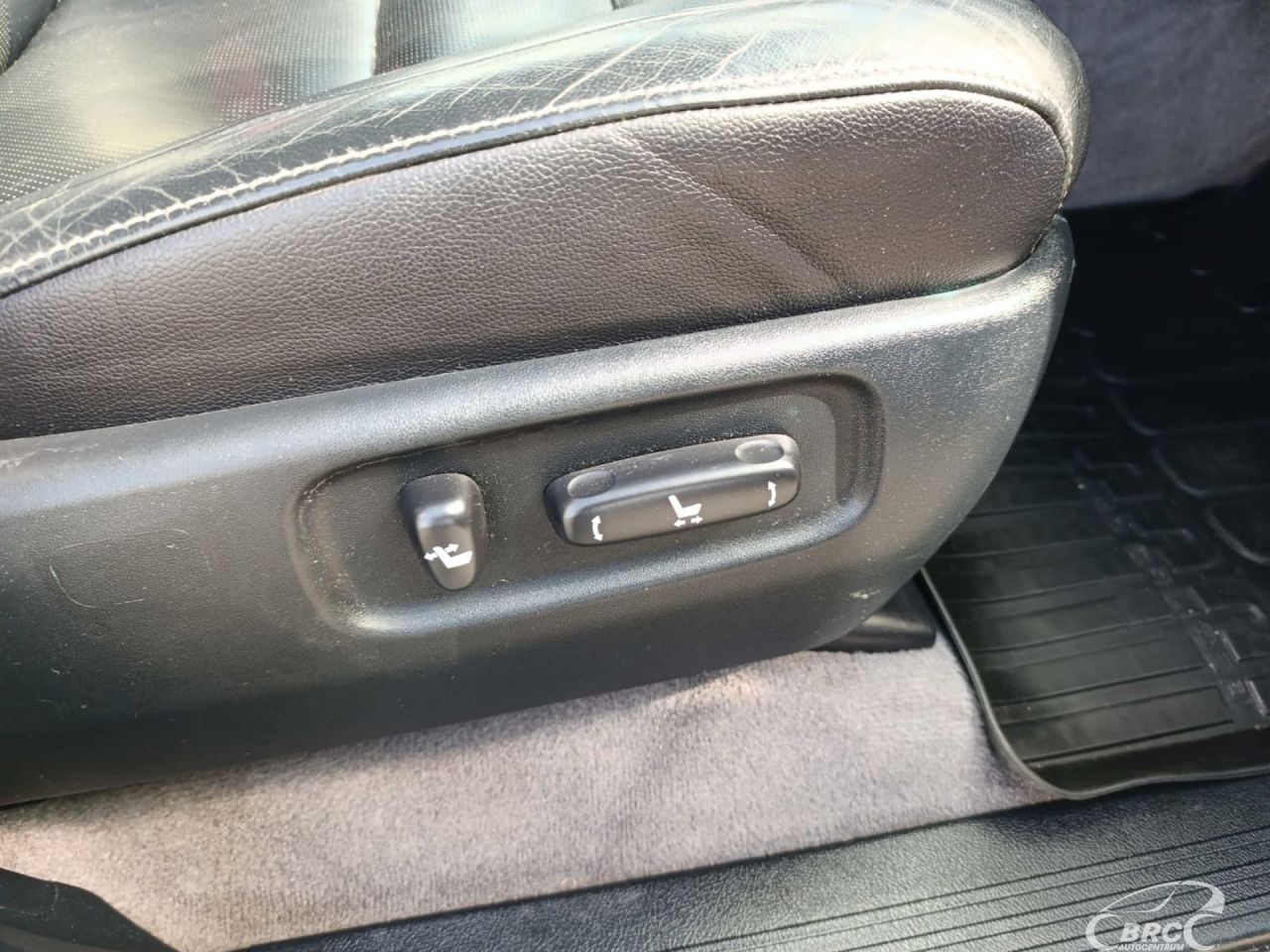 Toyota Land Cruiser | 27