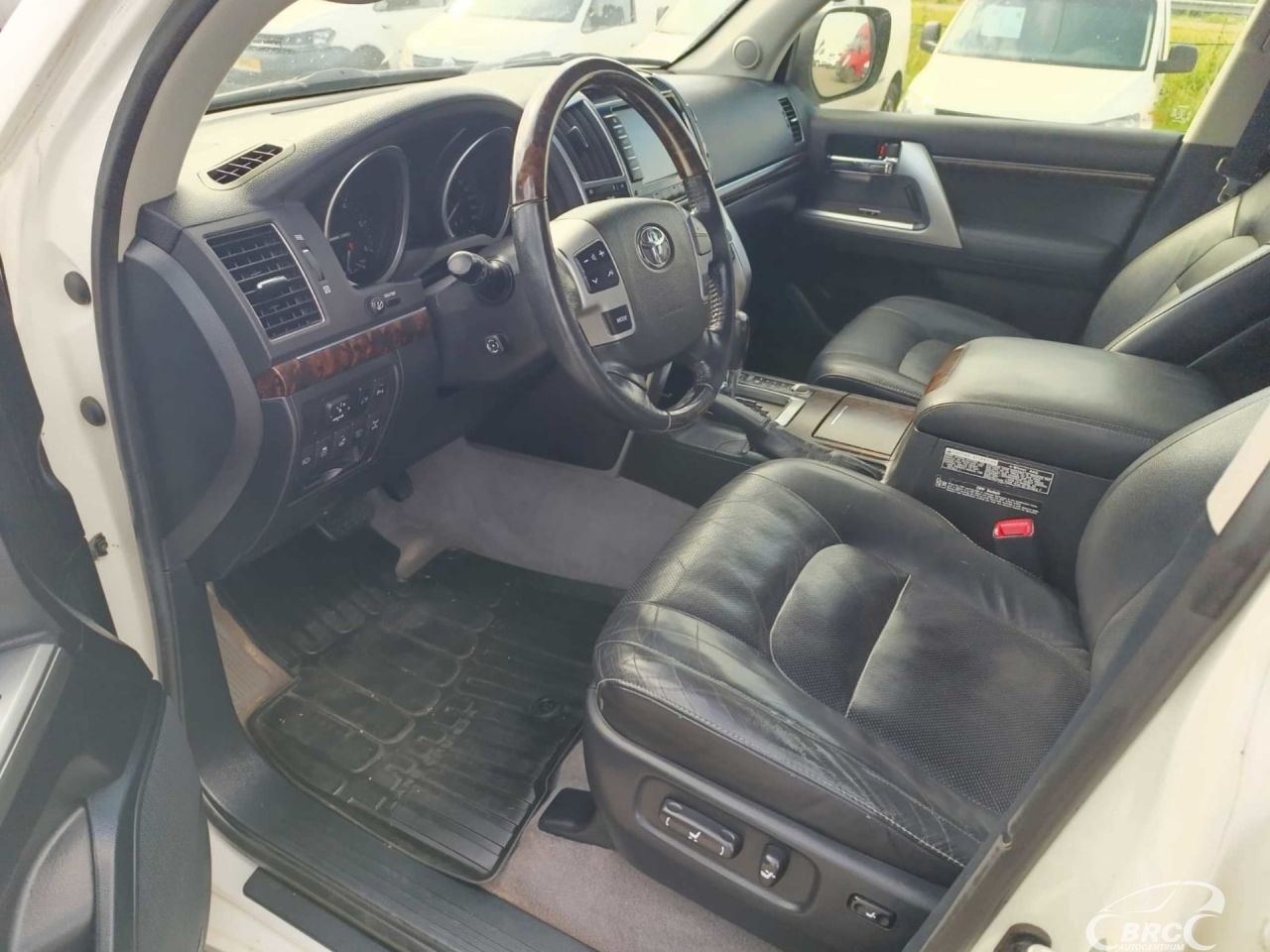 Toyota Land Cruiser | 8